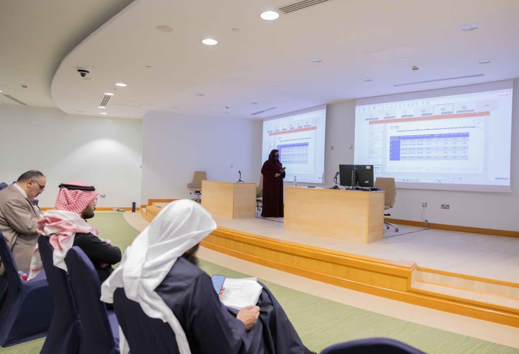 عرض بيانات من خلال الجلسات العلمية بجامعة القصيم ضمن المؤتمر الدولي لاستدامة الموارد الطبيعية.