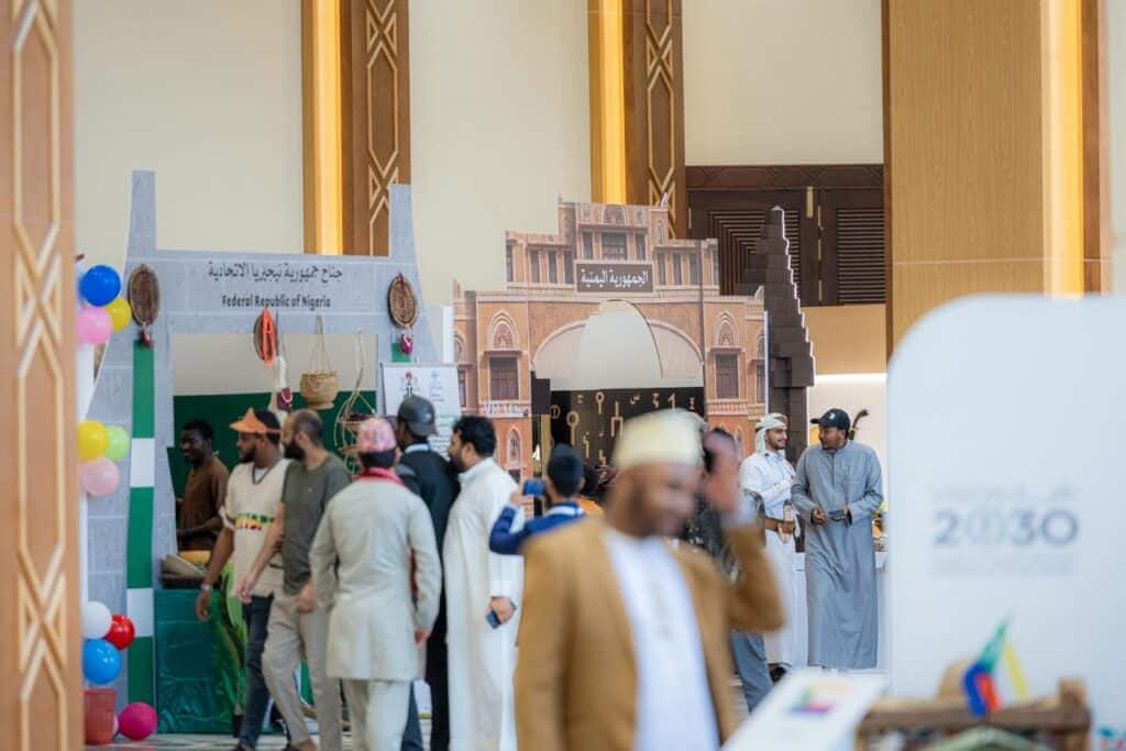 The activities of the Peoples' Heritage Festival at Qassim University have commenced with a wide student presence and extensive academic interaction.