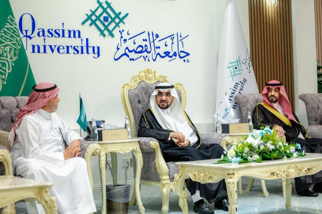 اجتماع رسمي بين قيادات جمعية جمعية جمعية البيئة وجامعة القصيم بموقع الجامعة لبحث التعاون الأكاديمي.